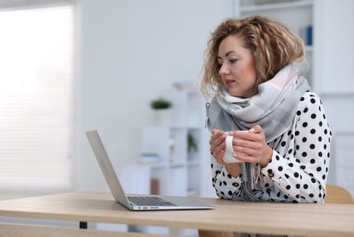 How can employers support employees’ mental health as the seasons change?